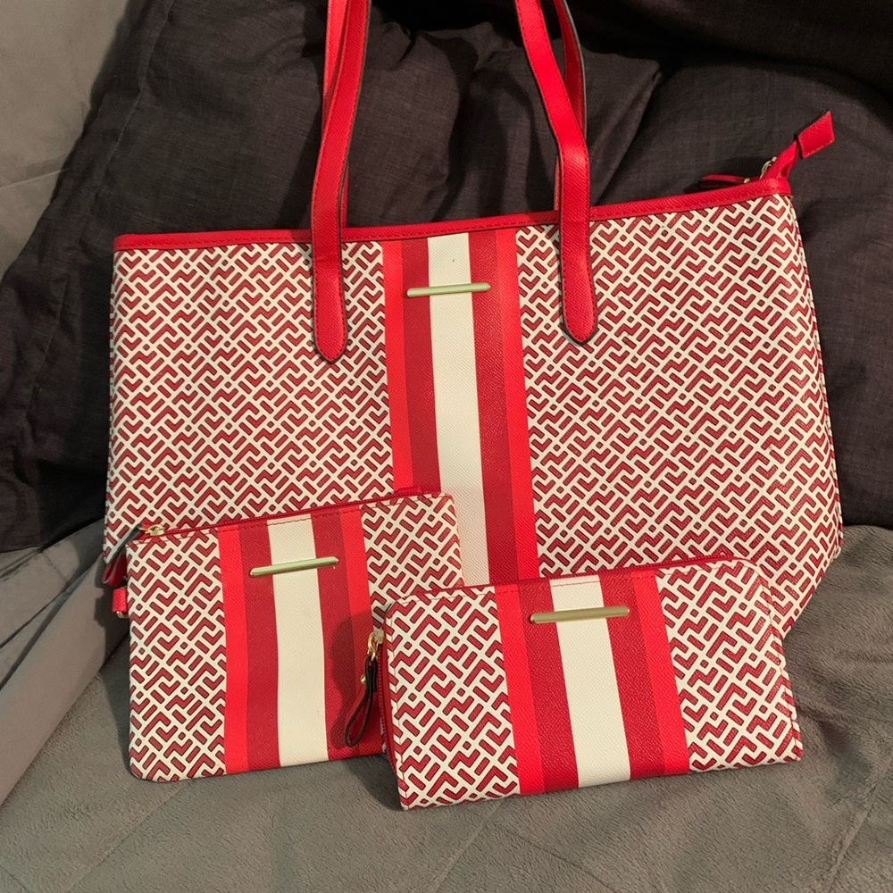 Woman’s shoulder bag with wallet set